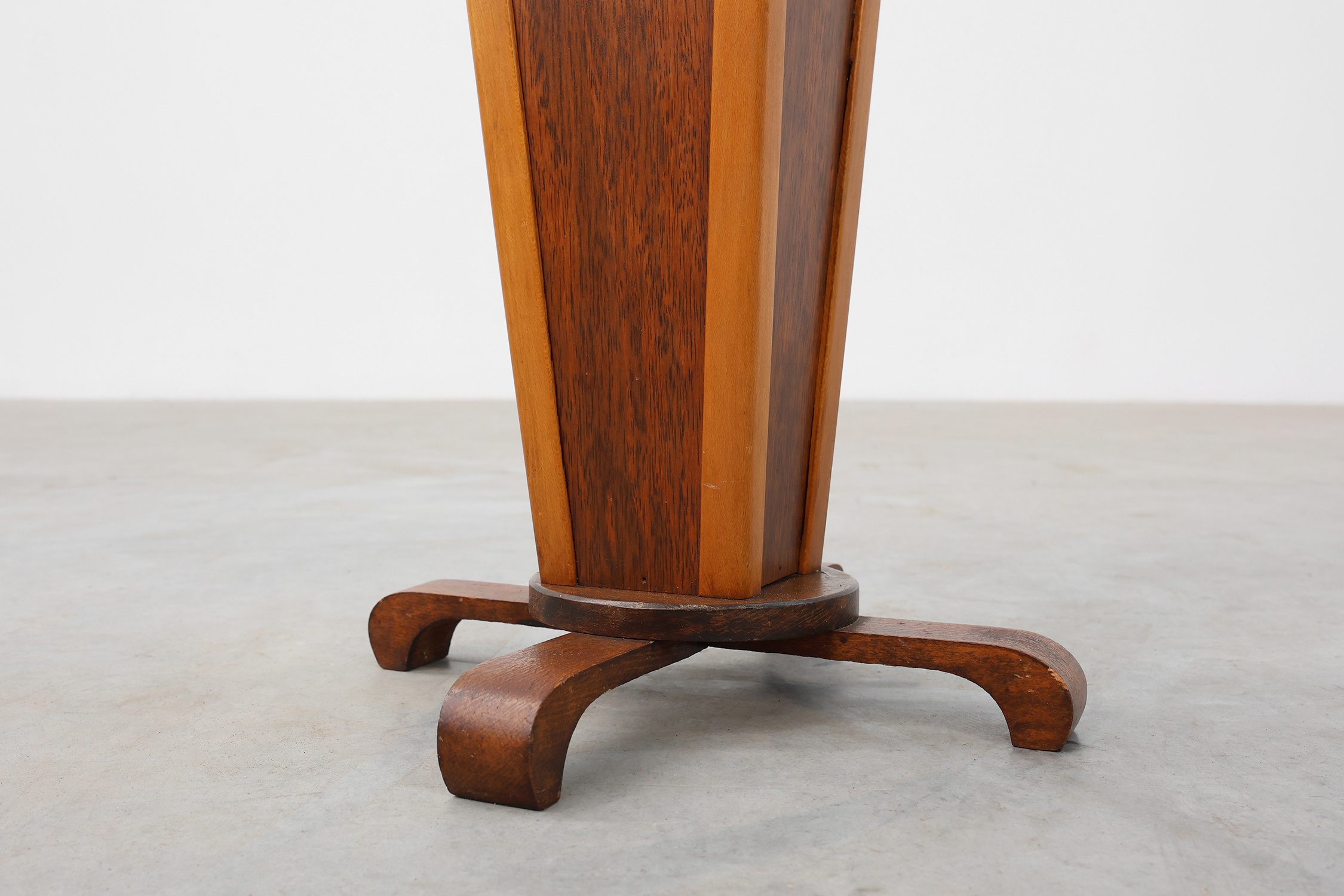 Art Deco round wooden side table, France 1920sthumbnail